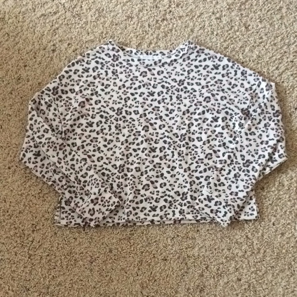 Light pink / grey cheetah print long sleeve